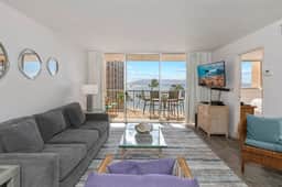 Napili Condo: Beachfront, Pool, & Balcony - Image 2