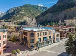 Fully Remodeled Luxury 1BR | Gondola • A/C • Steam Shower - Image 4