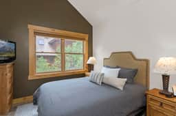 Skiin and out Beautiful Mtn Lodge - Affordable too - Image 2