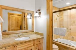 Skiin and out Beautiful Mtn Lodge - Affordable too - Image 5