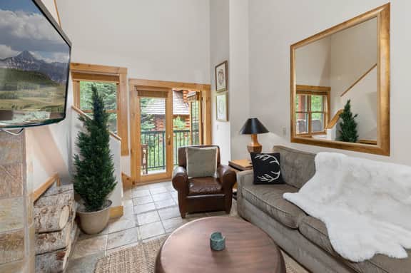 2 BR Condominium - Luxury ski-in/ski-out (rare find) - Image 3