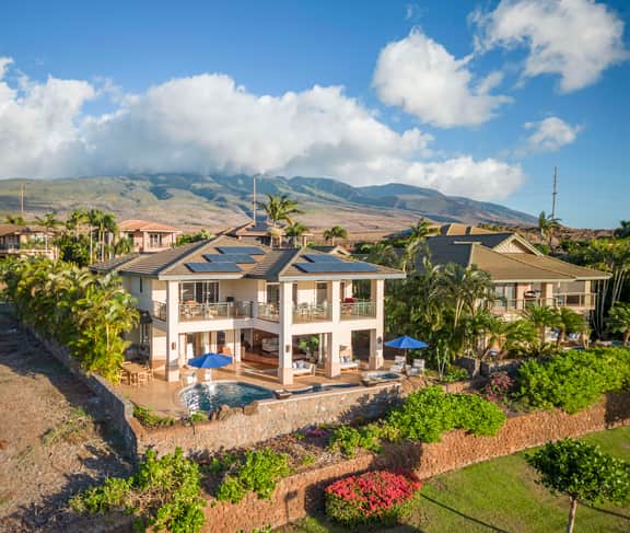 Breathtaking Oceanfront Lahaina Villa - Image 2