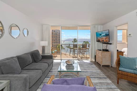 Napili Condo: Beachfront, Pool, & Balcony - Image 2