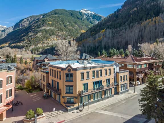Fully Remodeled Luxury 1BR | Gondola • A/C • Steam Shower - Image 4