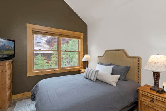 Skiin and out Beautiful Mtn Lodge - Affordable too - Image 2