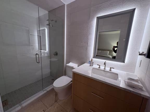 Step-Free King Suite by Telluride Travel Rentals - Image 3