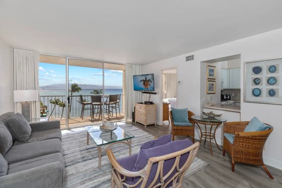 Napili Condo: Beachfront, Pool, & Balcony - Image 1